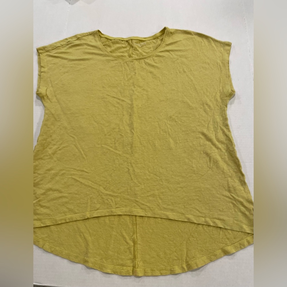 Women’s Relaxed Hi-Low Tee in Mustard